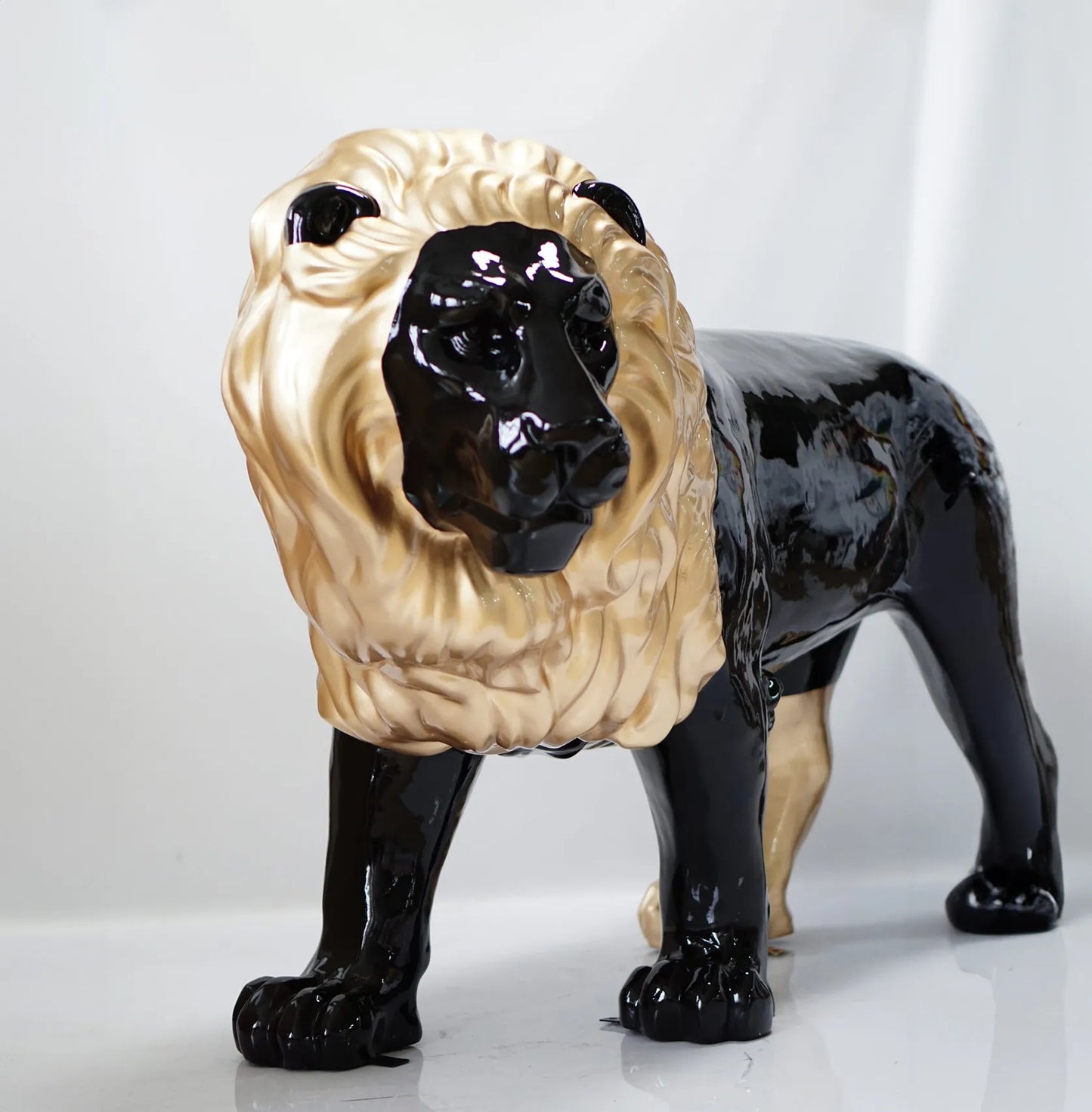 Lion – H 125 x L 185 cm